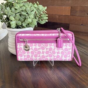 Coach Chelsea Collection Wristlet Clutch